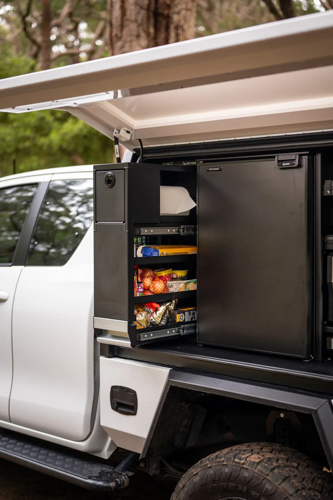 MRT canopy drawer and accessories